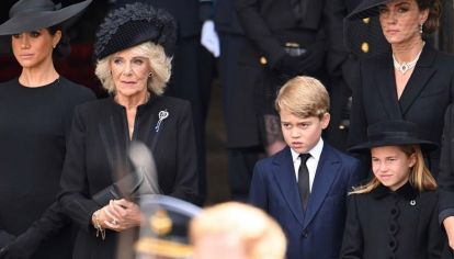 Los looks de Camilla Parker, Kate Middleton, Meghan Markle y la princesa Charlotte en el último adiós a la Reina Isabel II