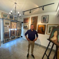 Luis Lorefice en su galería, Estudio de arte sur | Foto:CEDOC