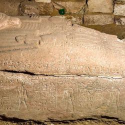 El sarcófago se encontraba en el sitio de Saqqara.