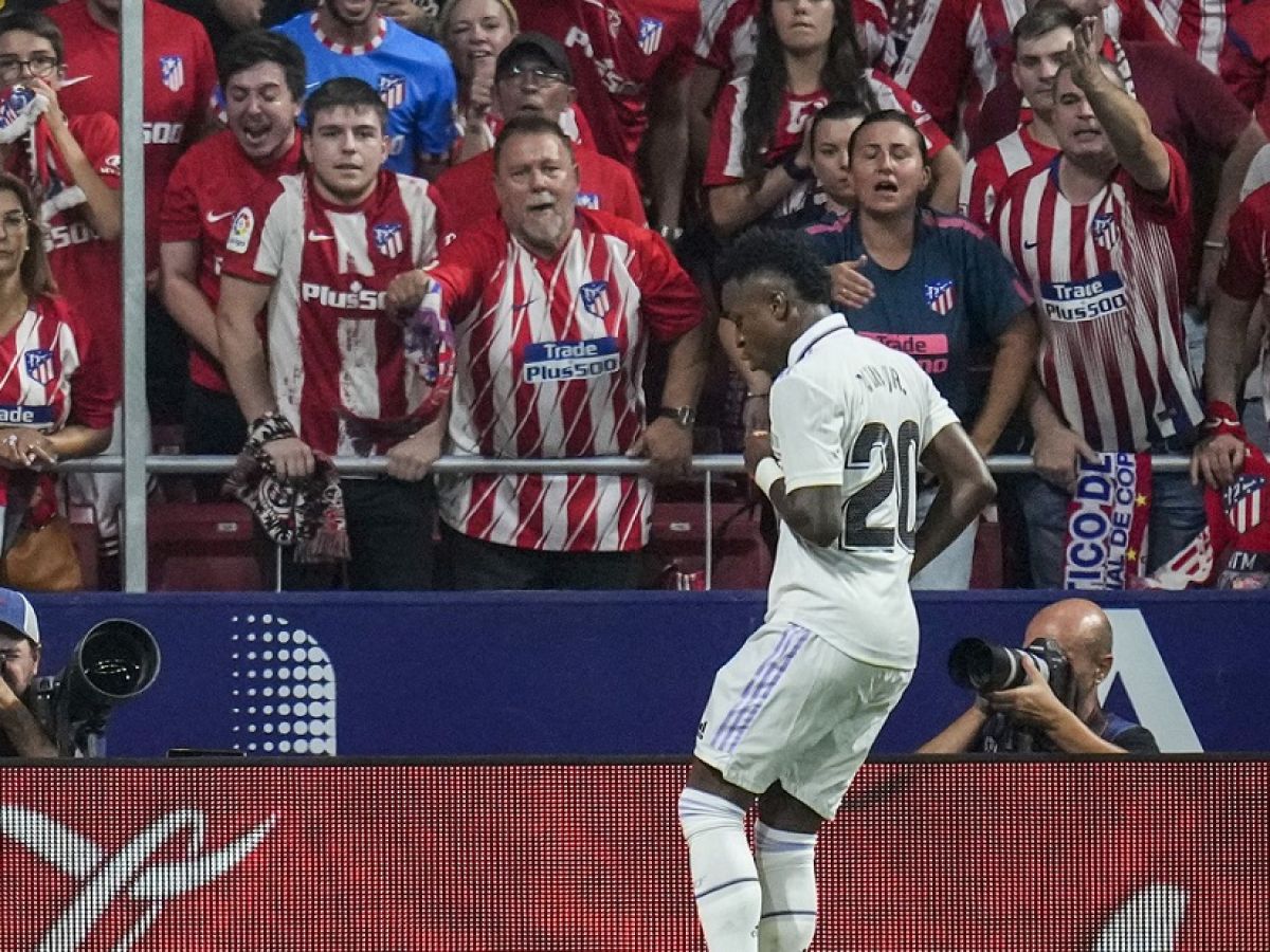 El racismo regres al f tbol espa ol radio perfil