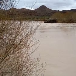 El río Chico se activó y lleva bastante lodo que se incorpora al Embalse Dique Ameghino.