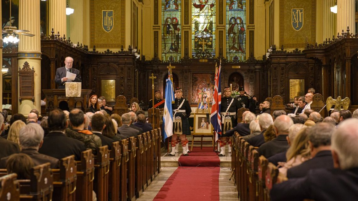 Images from the bilingual commemoration service for the passing of Her Majesty Queen Elizabeth II at the St. John the Baptist Anglican Cathedral in Buenos Aires.