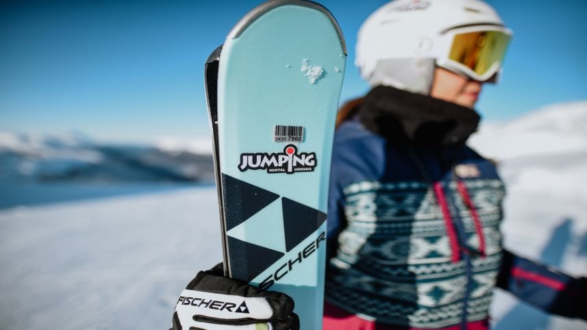 0922_jumping_ushuaia_rental_ski_argentina