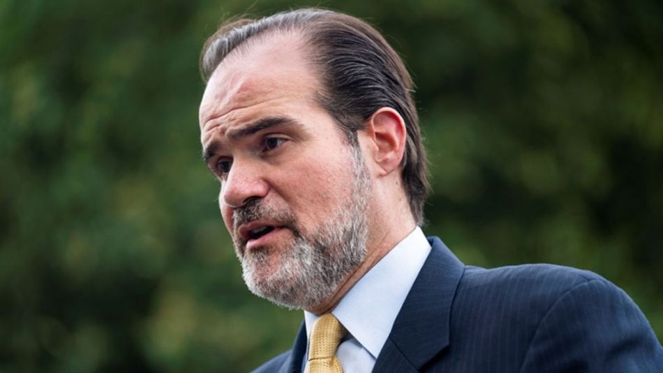 Investigan al jefe del BID por una relación con una subalterna