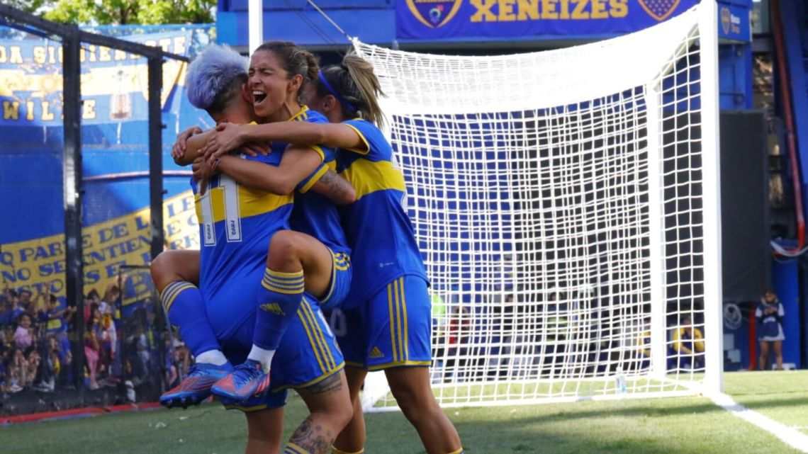 UAI Urquiza es nuevo líder del Campeonato Femenino de Fútbol - Desde La  Ventana Salta - Argentina