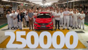 Fiat produjo la unidad número 250.000 del Cronos