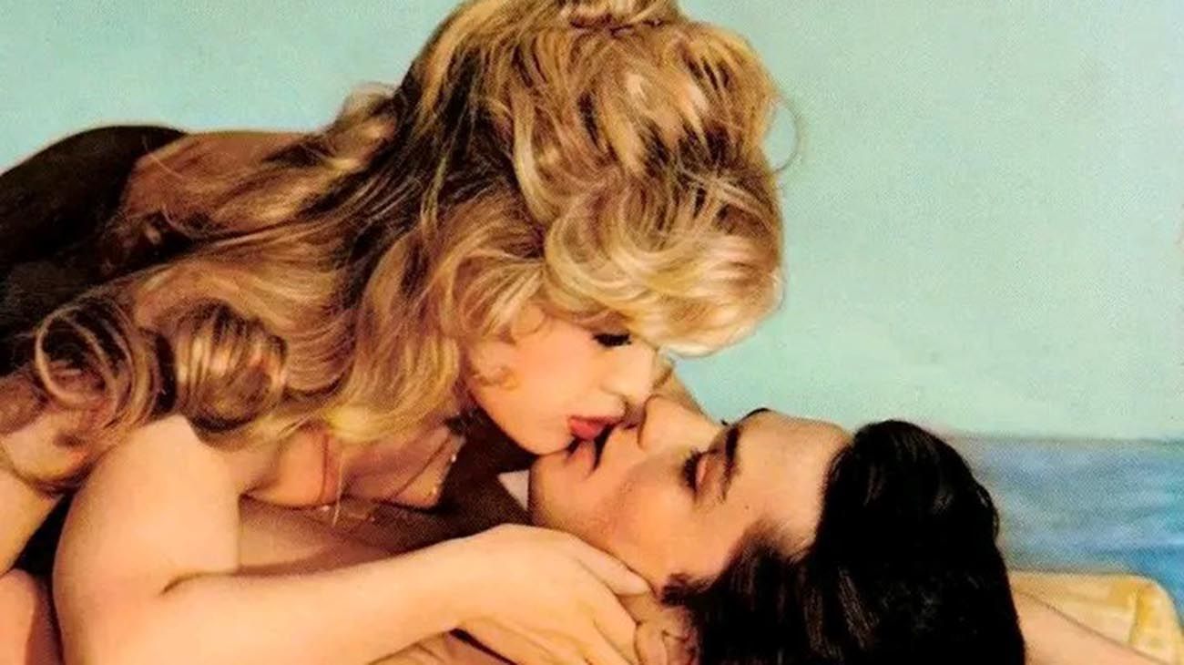 Brigitte Bardot  y Alain Delon en la pelicula "Les Amours célèbres" .