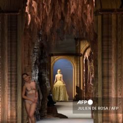 Inspirada en Catalina de Médici, Dior presenta su colección primavera/verano 2023 