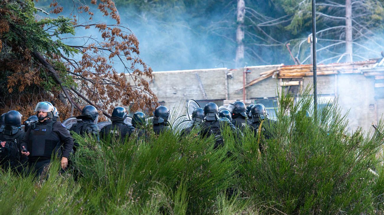 Operativo del Comando Unificado de fuerzas de seguridad en Villa Mascardi