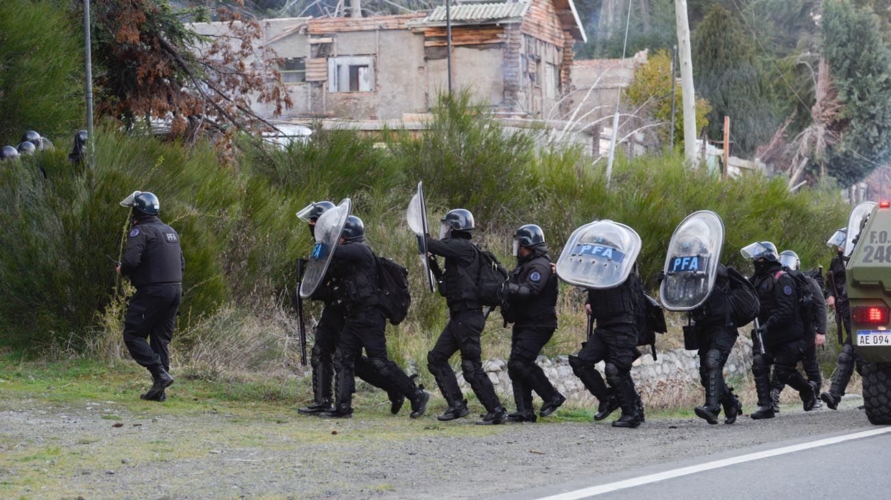 Operativo del Comando Unificado de fuerzas de seguridad en Villa Mascardi