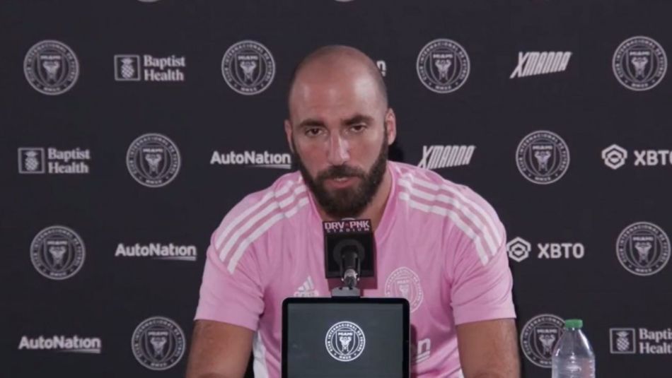 Gonzalo Higuaín anunció su retiro del fútbol