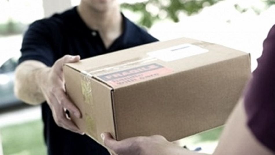 Cómo seguir trayendo paquetes de hasta 3.000 dólares pese a las restricciones