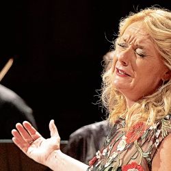 Magdalena Kožená. La mezzosoprano checa junto a la Orquesta Barroca de Venecia. | Foto:cedoc