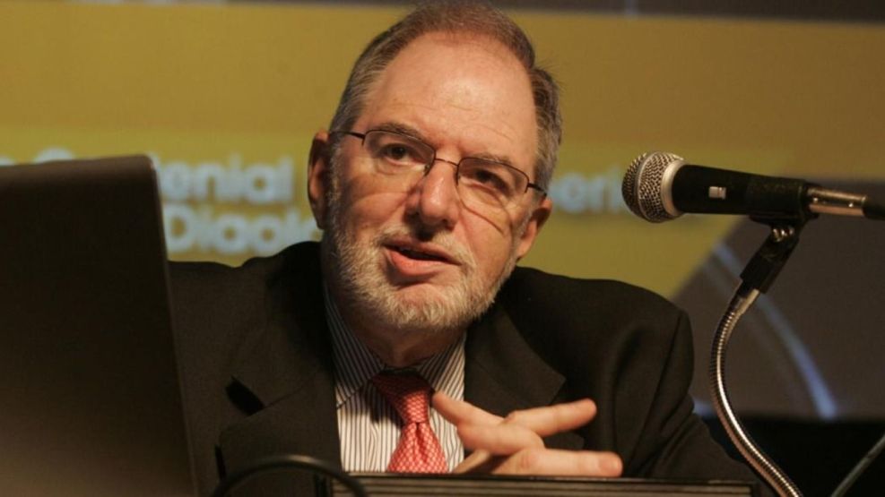 Claudio Loser, economista y ex director del FMI para occidente, aseguró que se notará una alza en el desempleo de cara a finales de año y principios del 2023.