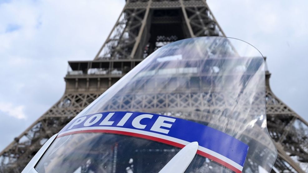 Policía francesa investiga el espantoso crimen de una menor de 12 años.