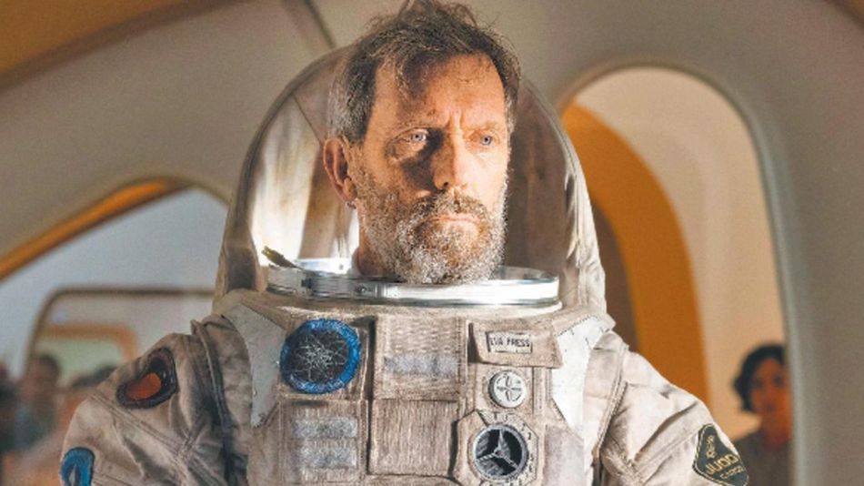 Hugh Laurie, en Avenue 5.