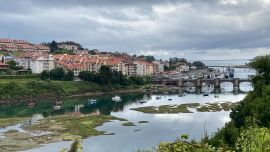 San Vicente de la Barquera, pueblo pesquero de Cantabria, España.