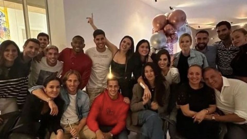 El cumpleaños de Mina Bonino junto a los futbolistas del Madrid y Nico Furtado