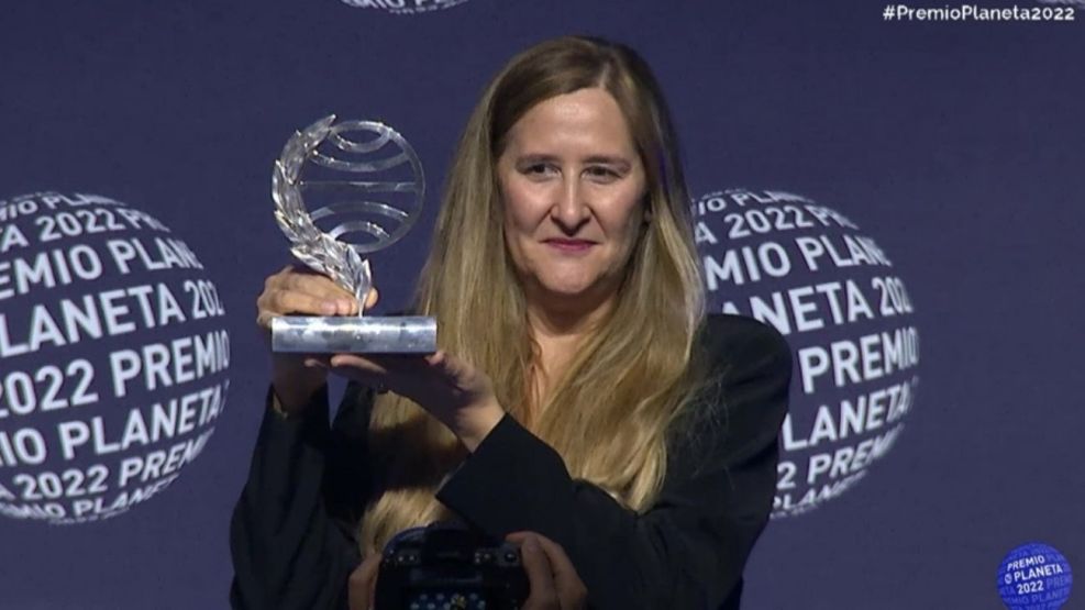 Luz Gabás ganó el Premio Planeta