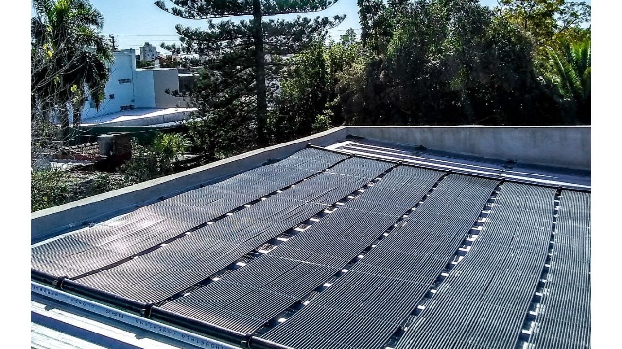 Cómo aprovechar la piscina más tiempo usando energía solar (por Energía del Futuro Argentina) | Foto:CEDOC