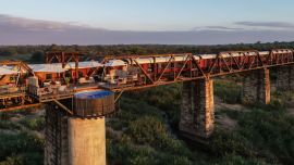 Kruger Shalati, The Train on The Bridge, Skukuza, Sudáfrica.