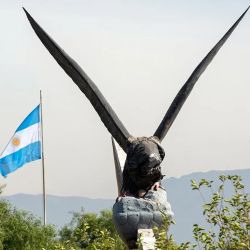 El monumento perdió su cabeza por las tormentas y el granizo.