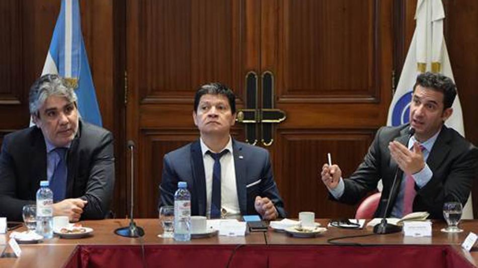 El secretario de Comercio Interior Matías Tombolini junto al presiente de la Confederación Argentina de la Mediana Empresa (CAME) Alfredo González.