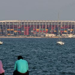 Una foto muestra una vista del Estadio 974, que albergará partidos durante la Copa Mundial de Fútbol de la FIFA 2022, en el distrito de Ras Abu Aboud de la capital qatarí, Doha. | Foto:KARIM JAAFAR / AFP