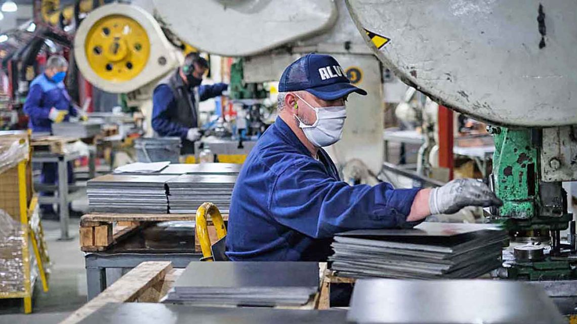 La economía creció, pero en medio de la caída del consumo: ¿cómo se explica? La economía creció, pero en medio de la caída del consumo: ¿cómo se explica?