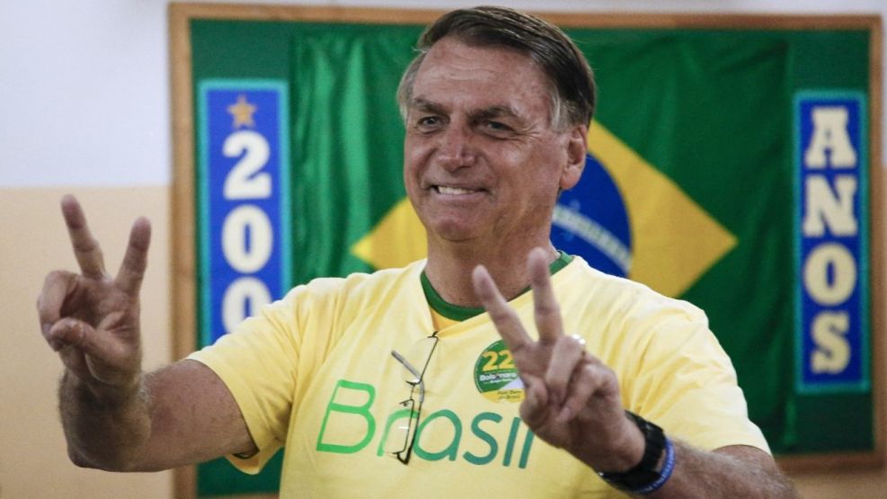 Jair Bolsonaro, votando en la segunda vuelta en Brasil