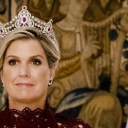 Máxima Zorreguieta demuestra su simpatía por Grecia con un diseño de Costarellos e históricas joyas