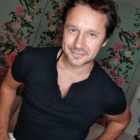 Benjamín Vicuña revolucionó Instagram con una sugerente foto en el camarín