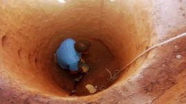 Los restos fósiles estaban escondidos en el fondo de un pozo.c