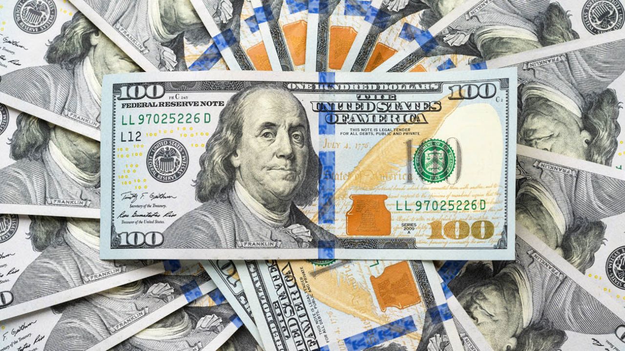 5 claves para diferenciar un billete de 100 dólares falso