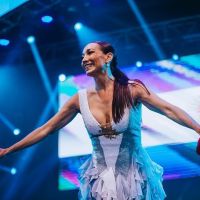 Mora Godoy regresó al teatro con un show apoteósico "Una emoción volver a encontrarnos"
