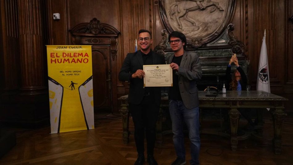 Distinguieron el último libro de Joan Cwaik en la Legislatura Porteña 20221004