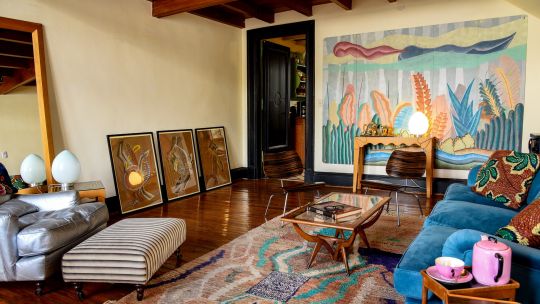 En San Telmo, la casa de Rosa Benedit refleja todo su ADN creativo y su devoción por la diversidad cromática
