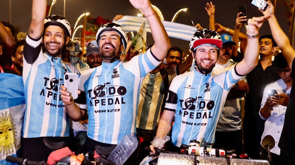 Los argentinos que pedalearon a Qatar