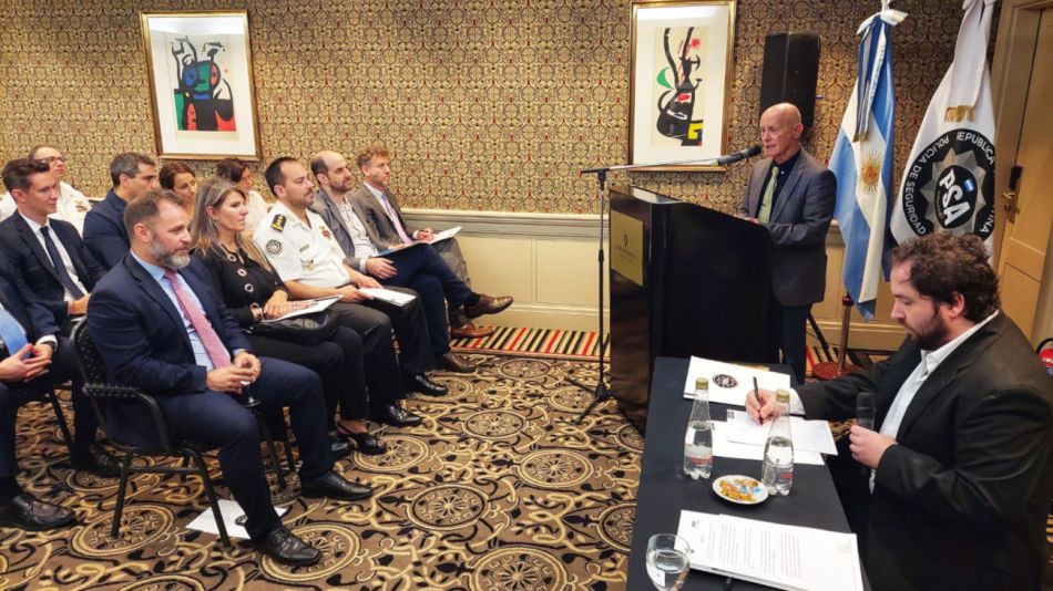 2022 10 11 Amihai Ayalon experto israelí disertó Buenos Aires.