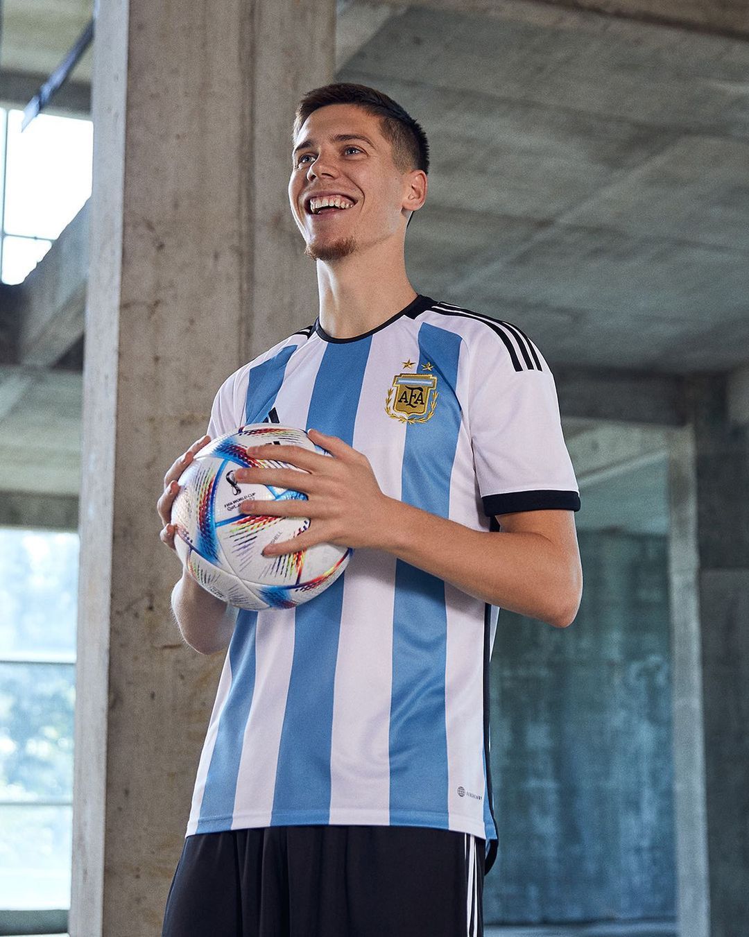 Juan Foyth fue papá mientras aguarda la lista de convocados de la Selección argentina para el mundial de Qatar 2022