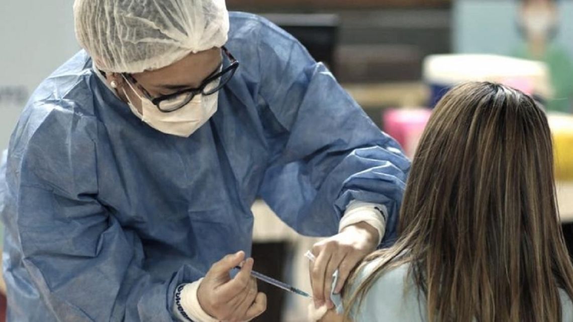 Alerta sanitaria por bacteria causante de faringitis: hubo 16 muertes en 2023