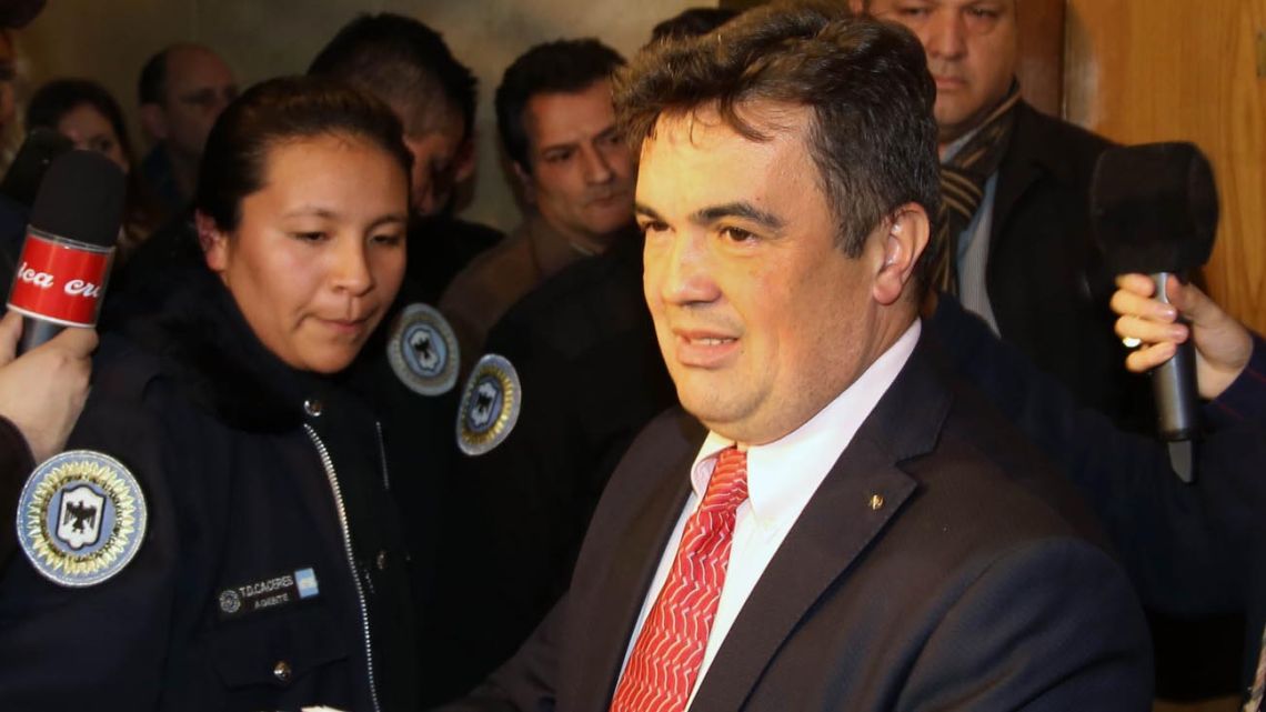 Marijuan pidió la lista de quienes compraban dólares y cobraban planes ...