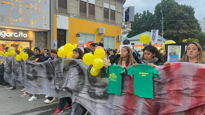 marcha-contra-un-docente-acusado-de-abuso-20221112-1452320