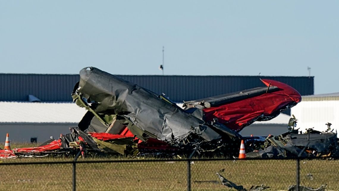 Choque de aviones en Dallas confirman que fueron 6 los muertos, todos