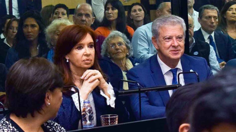 Pese al rechazo de las defensas, mañana vuelve a exponer Luciani Perfil