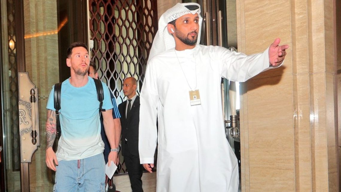 Lionel Messi Llegó A Abu Dhabi Y Se Sumó A La Delegación De La Selección Argentina 442 2314