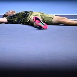 El ruso Andrey Rublev reacciona tras ganar su partido de primera ronda contra el ruso Daniil Medvedev en el torneo de tenis ATP Finals en Turín. | Foto:MARCO BERTORELLO / AFP