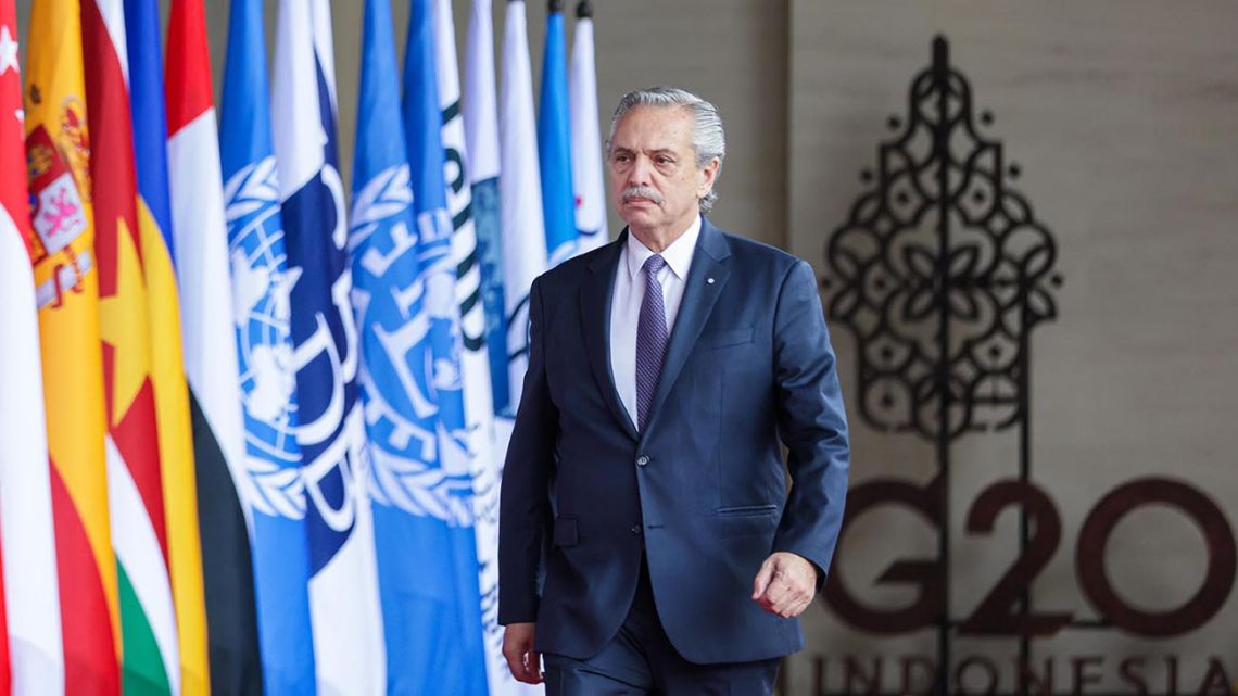 Alberto Fernández a suspendu son discours lors de la première session en raison de problèmes de santé
