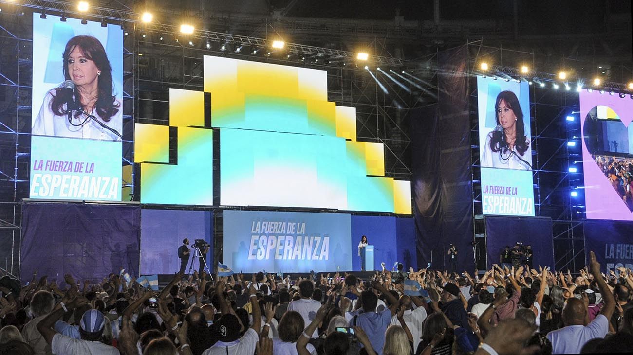 La vicepresidenta Cristina Kirchner durante el acto del Día de la Militancia en La Plata.