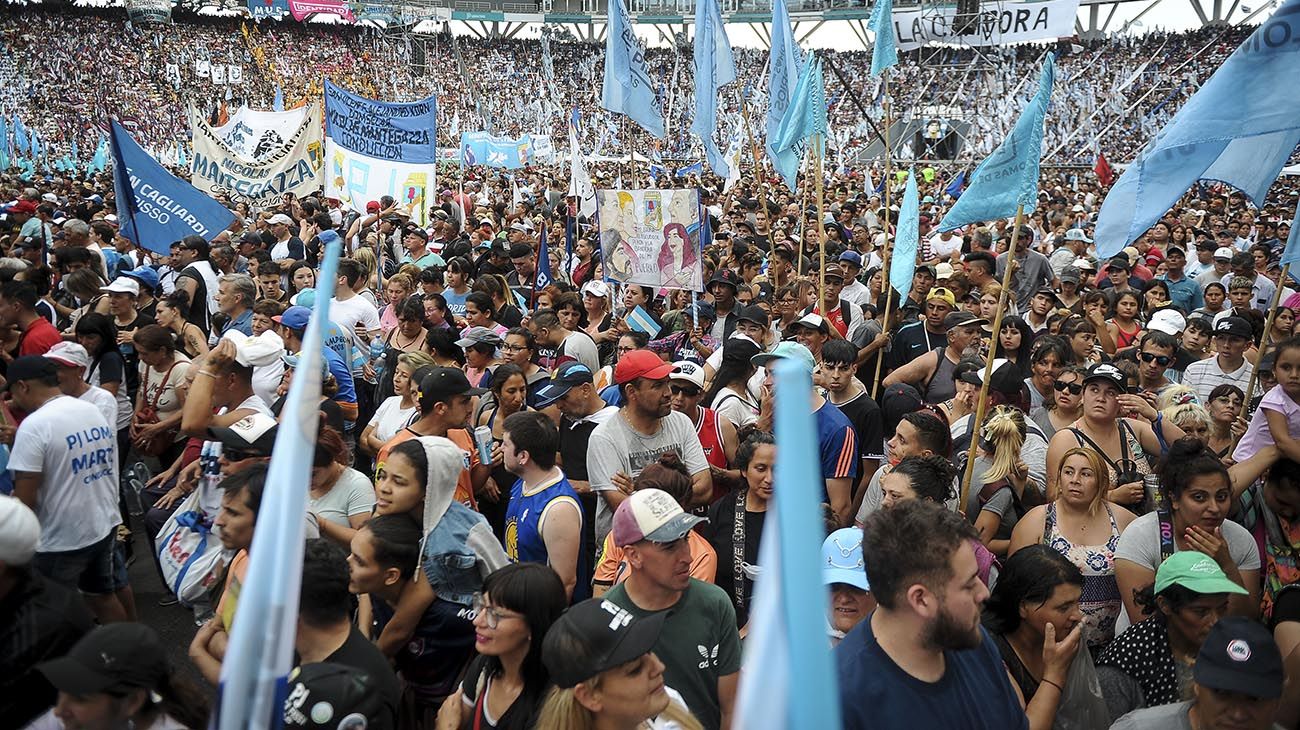 La vicepresidenta Cristina Kirchner durante el acto del Día de la Militancia en La Plata.